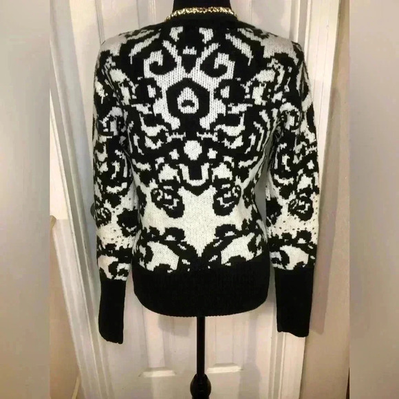 VENUS  Women’s size Small - Picture 12 of 13